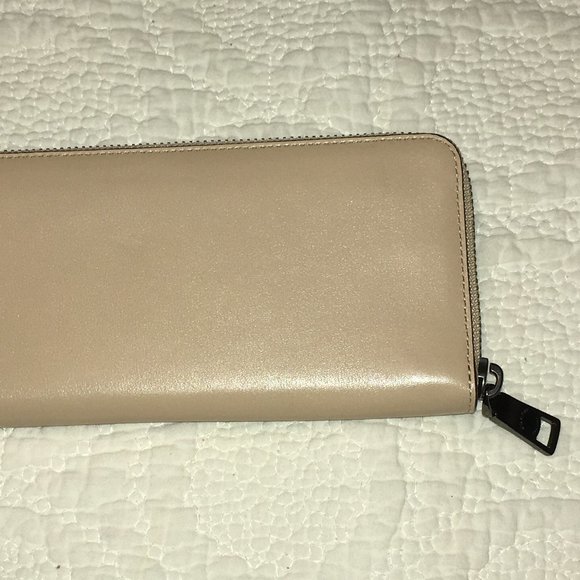 Coach Smooth Leather Accordion Zip Wallet – being sold on Coach website for $225 - Picture 2 of 6